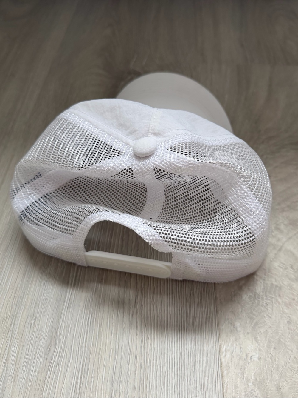 Roller Rabbit x Target White Mesh-Back Cap - Picture 4 of 4